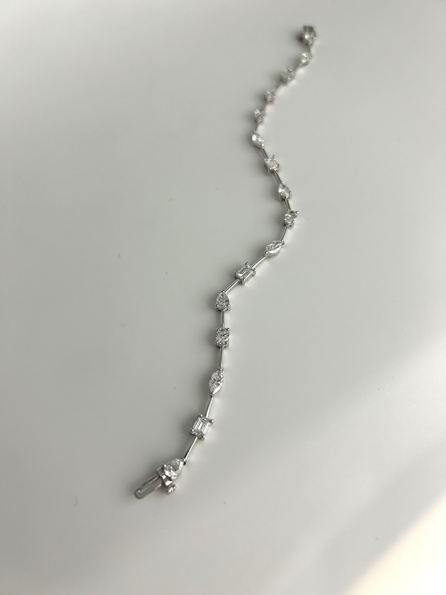 Multi Shape Lab4.65ctw Diamond Bracelet