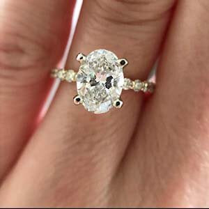 1ct Oval Diamond Solitare Engagement Ring