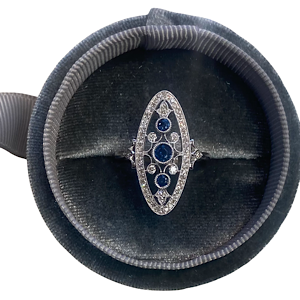 10kt White Gold .30ctw Round Diamond & .40ctw Blue Sapphire Ring! Approx 1in Long