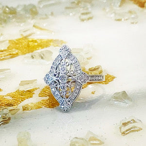 10kt White Gold Vintage Design .40ctw Diamond Ring! Approx .75in long