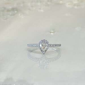 14kt White Gold Pear Halo Engagement Ring