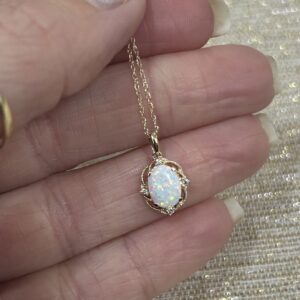 Yellow Gold Opal Lady